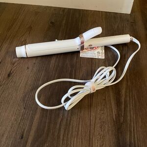 T3 SinglePass Curl X Ceramic Extra-Long Barrel Curling Iron 1.5”